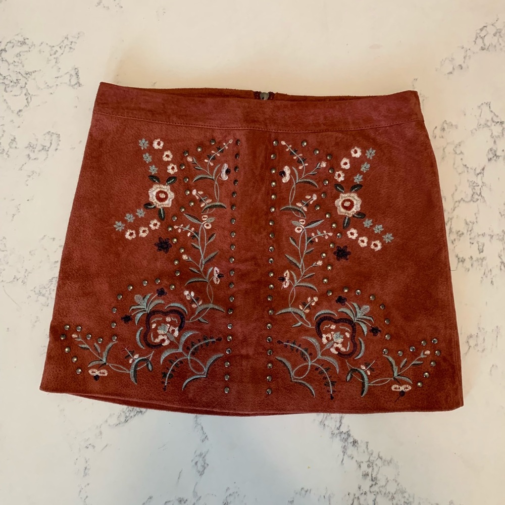 NWOT Willow & Clay  Rust Suede Embroidered Skirt